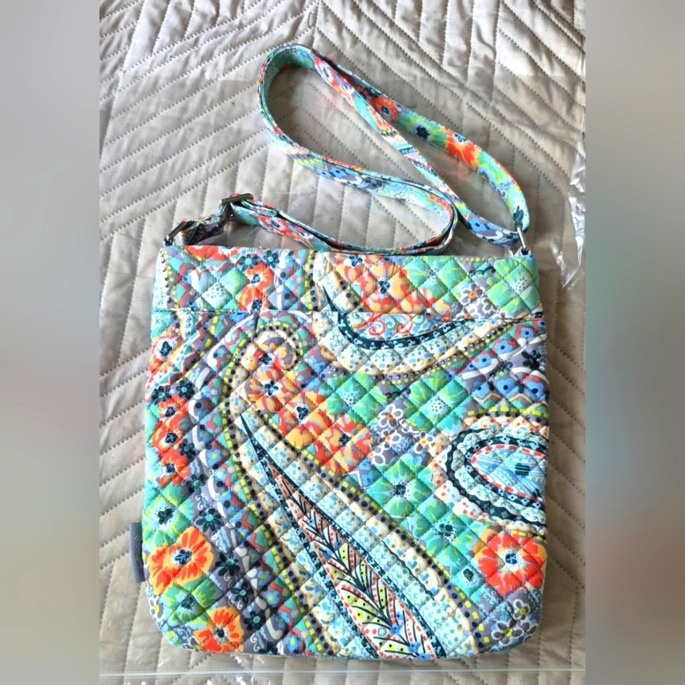 Vera Bradley Multicolor Quilted Crossbody Masenger Bag - Picture 2 of 8